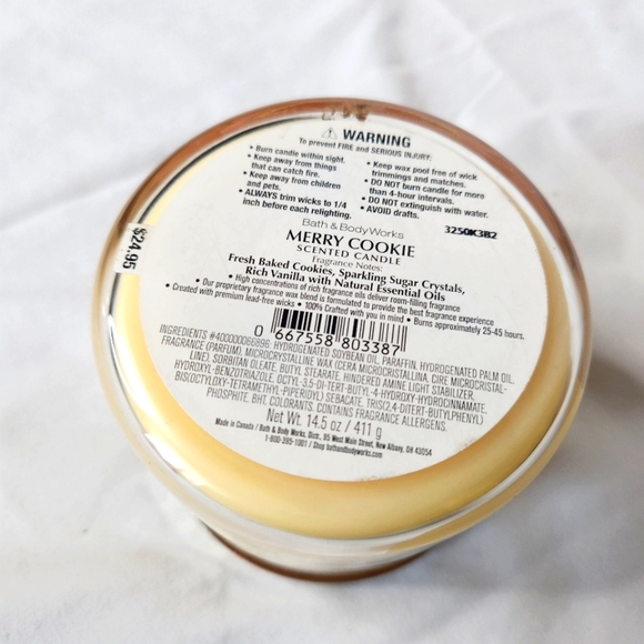 Bath & Body Works Merry Cookie 3 Wick - Picture 4 of 4